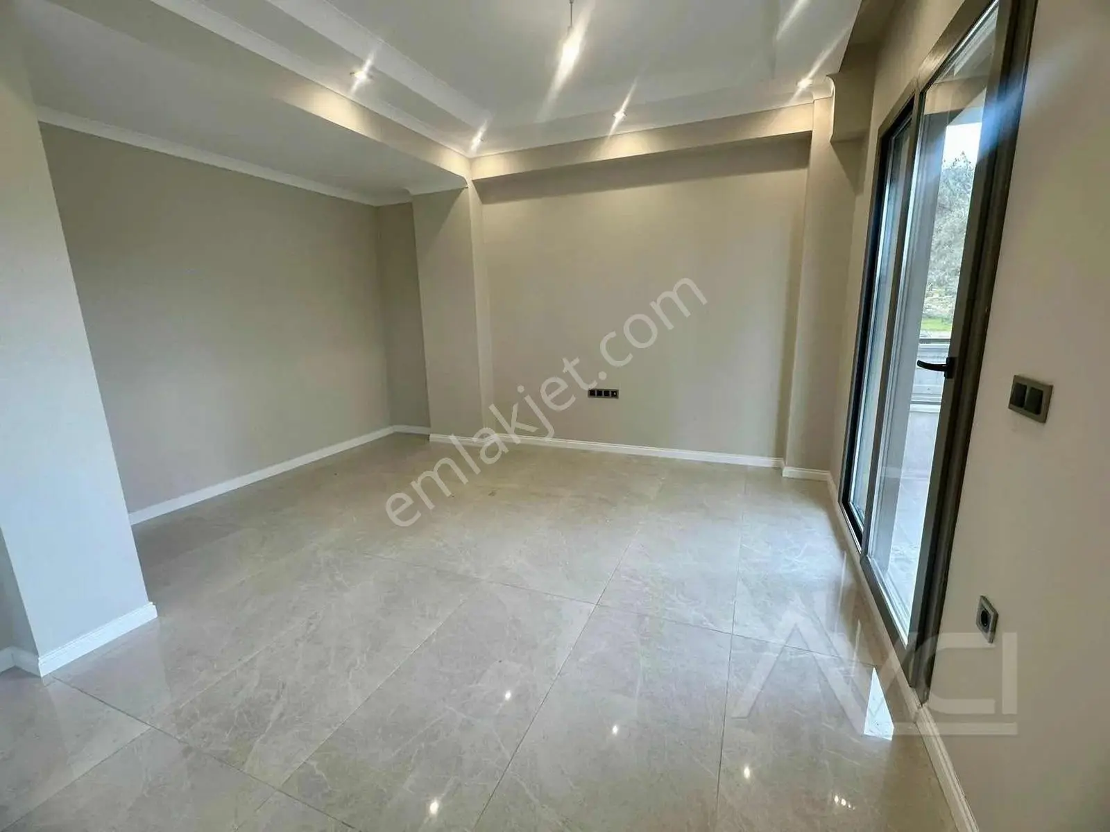 Avcı'dan Kaz Dağları Güre'de 3+1 Sıfır Teraslı Bahçeli Villa — fotoğraf 30