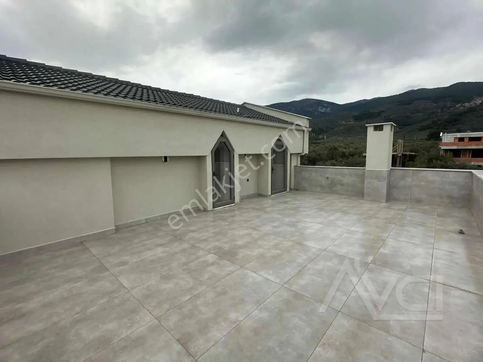 Avcı'dan Kaz Dağları Güre'de 3+1 Sıfır Teraslı Bahçeli Villa — fotoğraf 34