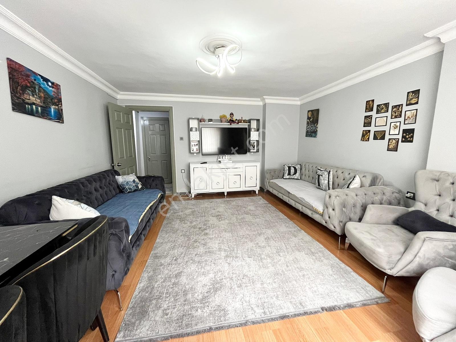 Metrobüsün Dibinde Otoparklı Asansörlü 140 M²3+1 Satılık Daire!! — fotoğraf 8