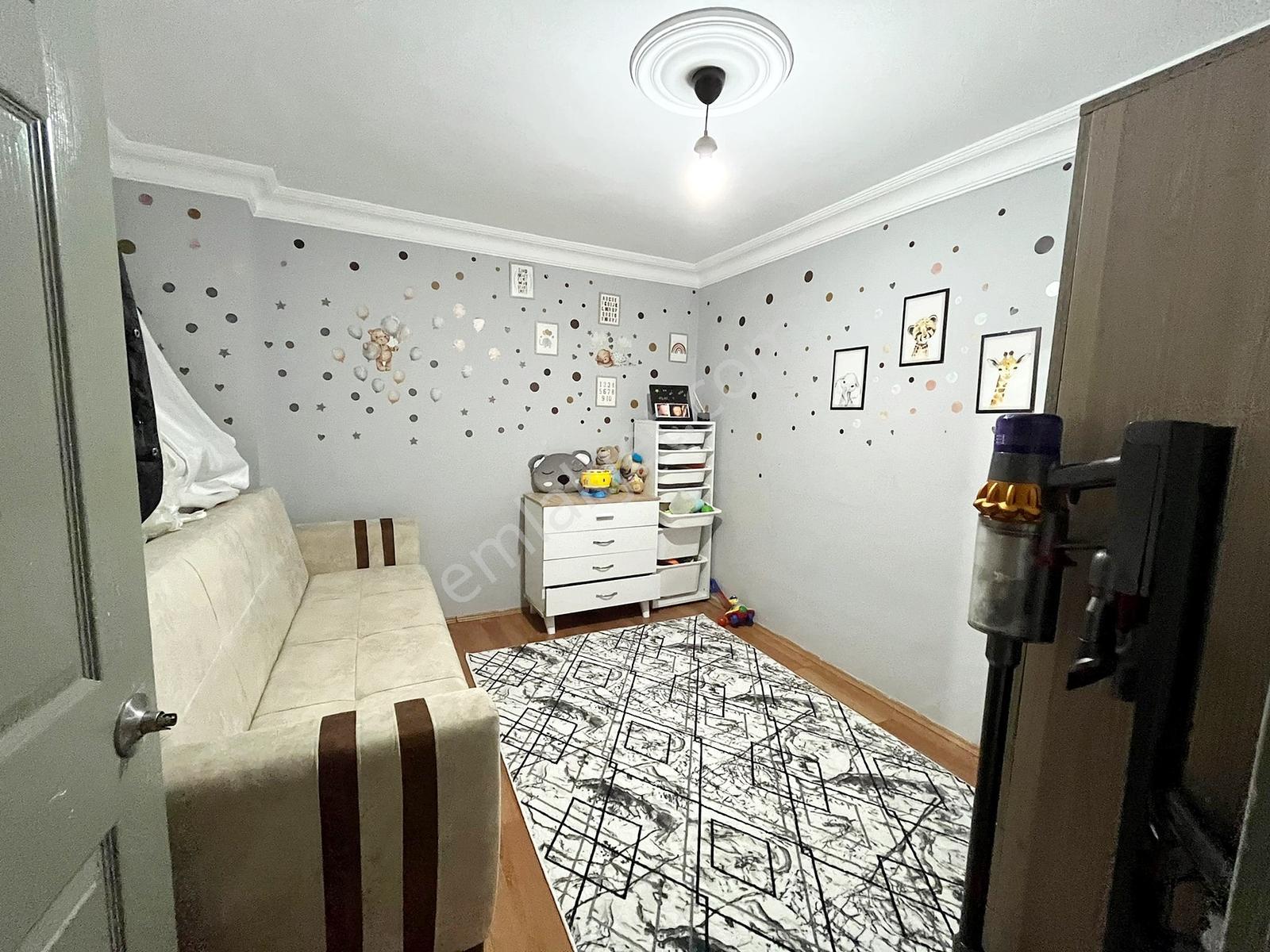 Metrobüsün Dibinde Otoparklı Asansörlü 140 M²3+1 Satılık Daire!! — fotoğraf 15