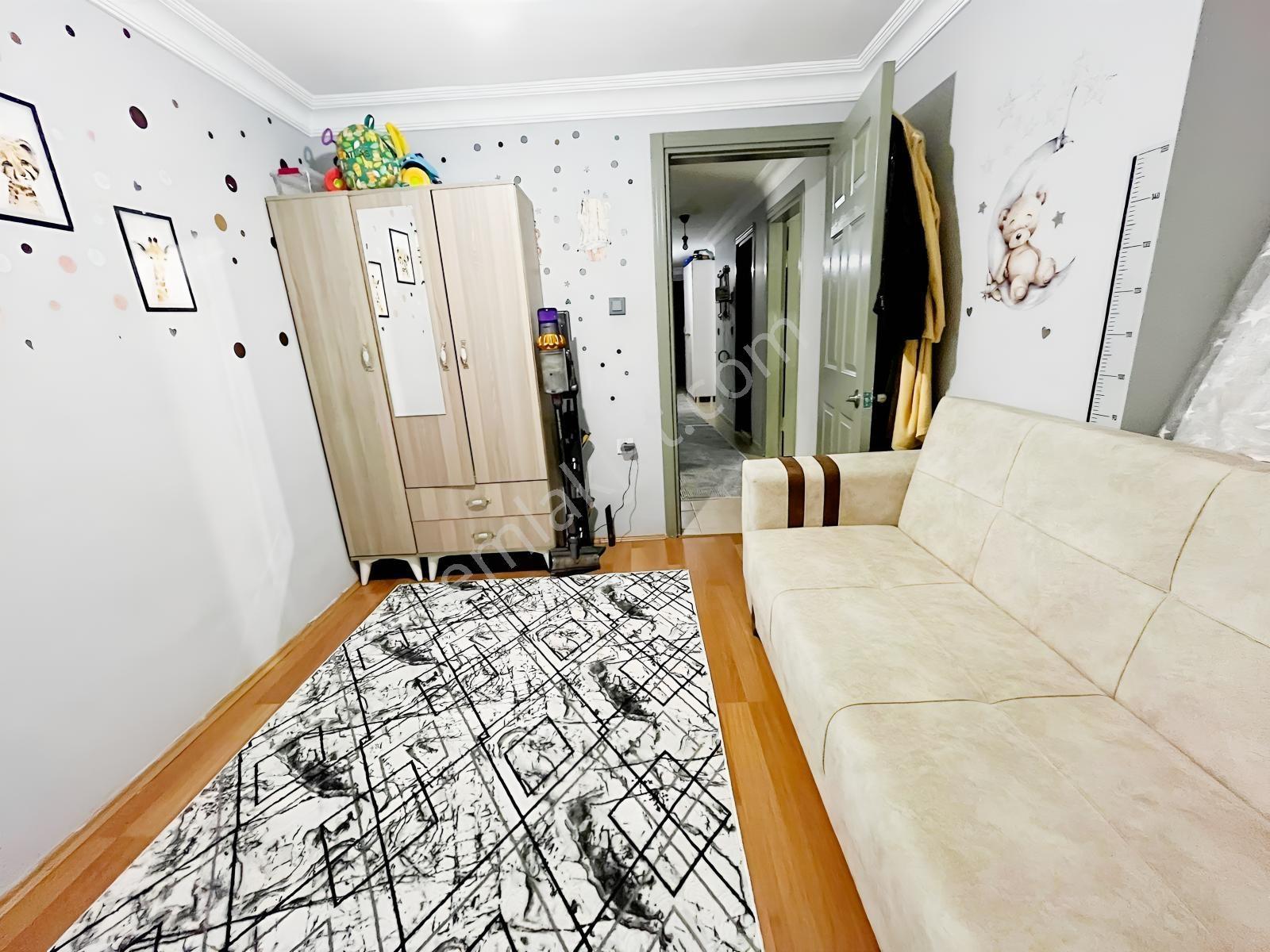Metrobüsün Dibinde Otoparklı Asansörlü 140 M²3+1 Satılık Daire!! — fotoğraf 16