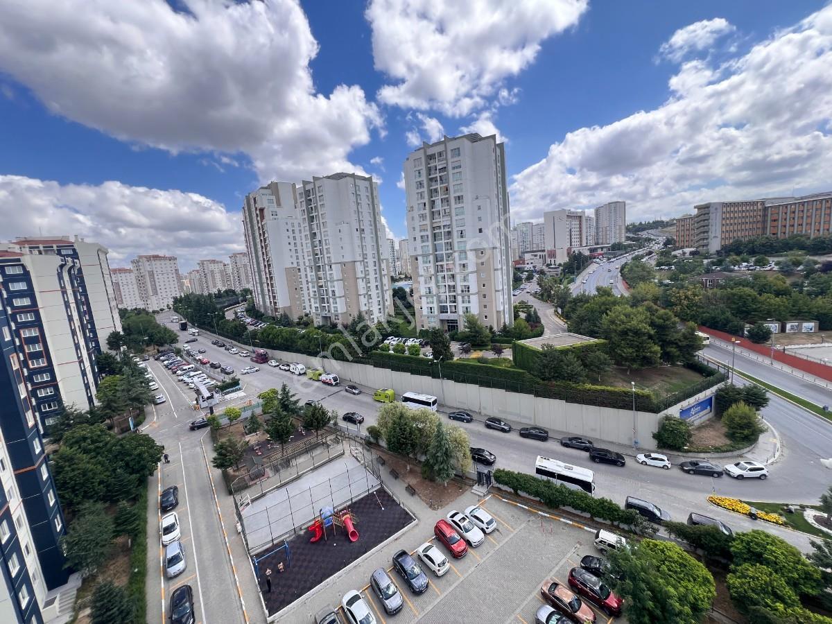 Küçükçekmece Halkalı Tokifulya Sitesinde Tadilatlı Satılık Daire — fotoğraf 2
