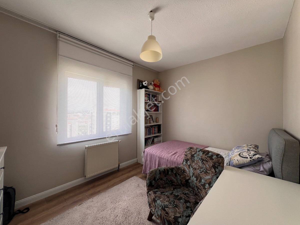 Küçükçekmece Halkalı Tokifulya Sitesinde Tadilatlı Satılık Daire — fotoğraf 13