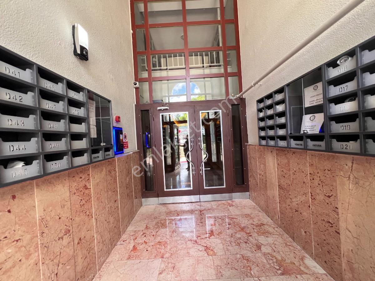 Küçükçekmece Halkalı Tokifulya Sitesinde Tadilatlı Satılık Daire — fotoğraf 21