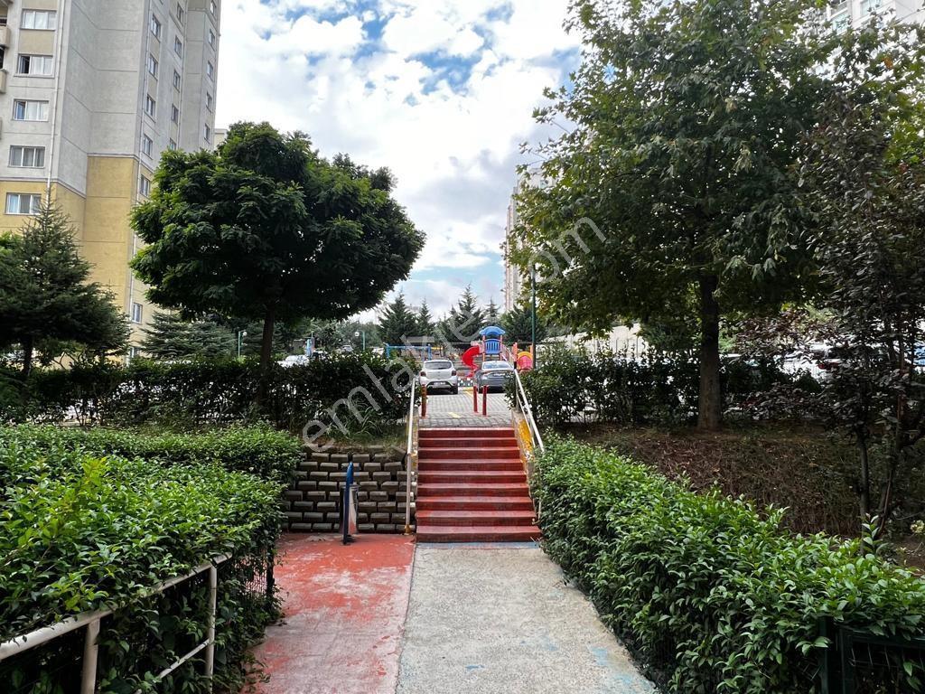 Küçükçekmece Halkalı Tokifulya Sitesinde Tadilatlı Satılık Daire — fotoğraf 22