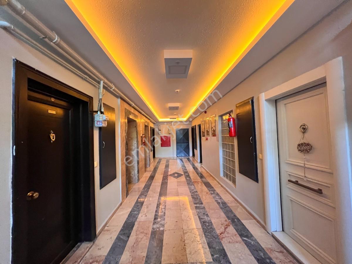 Küçükçekmece Halkalı Tokifulya Sitesinde Tadilatlı Satılık Daire — fotoğraf 27