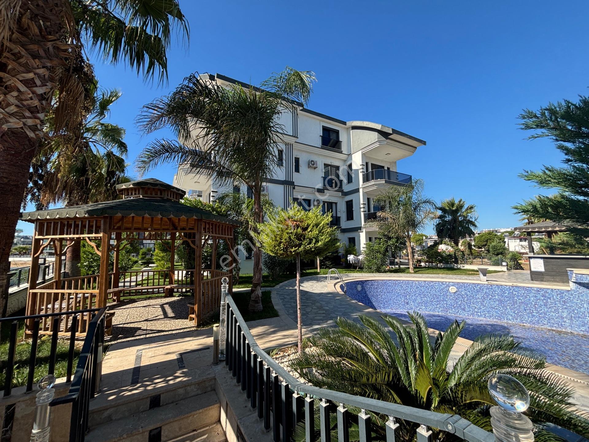 Didim Altınkum’da Denize Yürüme Mesafesinde, Havuzlu Sitede Full Eşyalı Lüks 2+1 Daire — fotoğraf 2