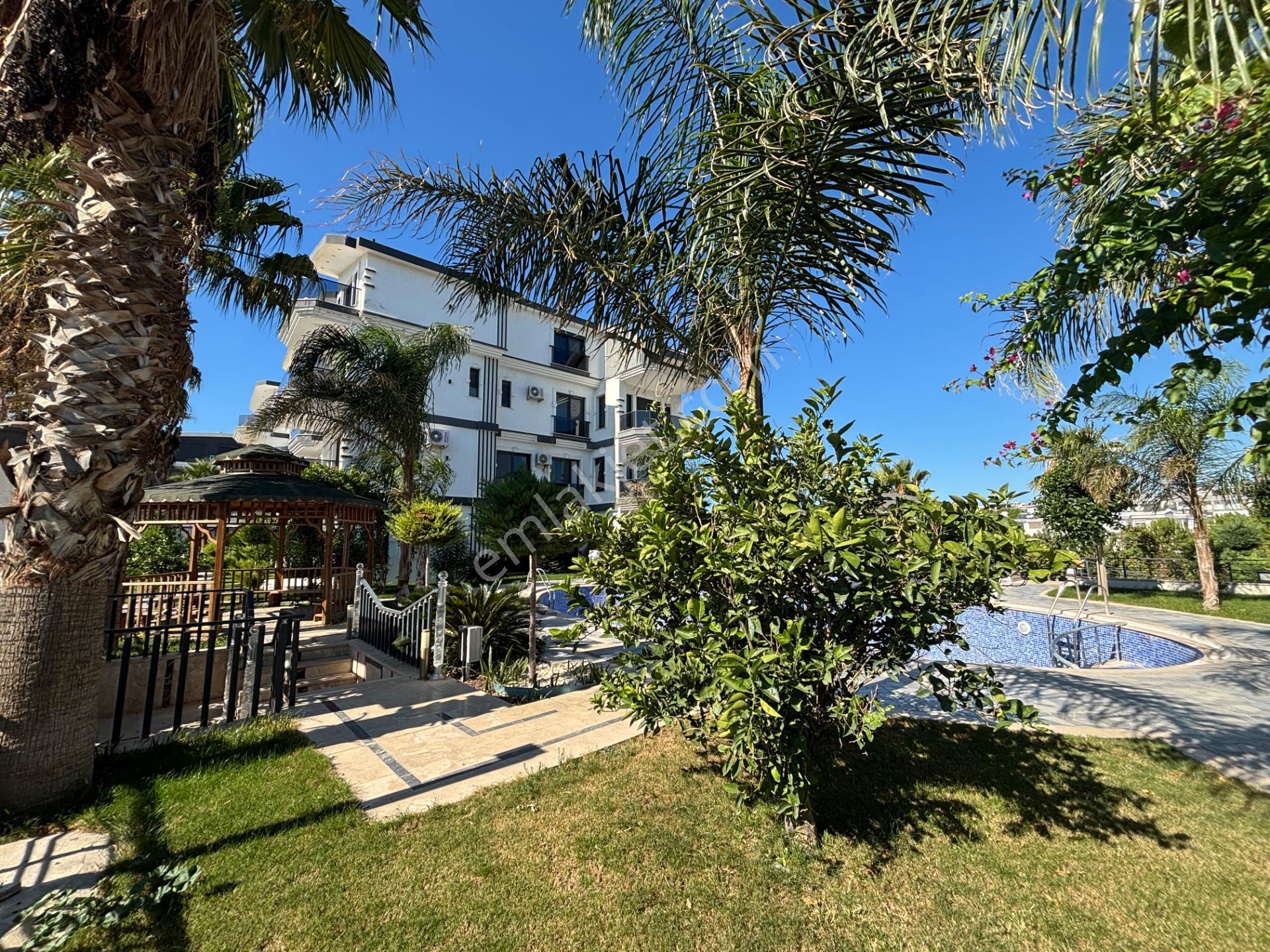 Didim Altınkum’da Denize Yürüme Mesafesinde, Havuzlu Sitede Full Eşyalı Lüks 2+1 Daire — fotoğraf 3