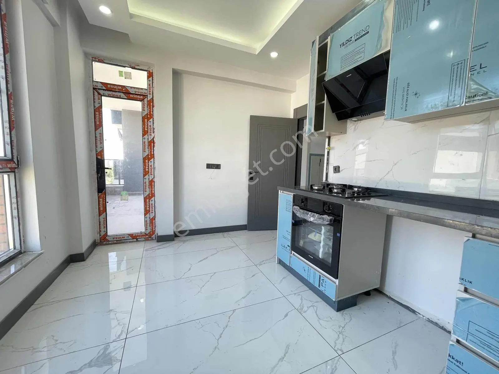 ''alaçatı''dan Lüx Yapılı Geniş Satılık 4+1 Daire — fotoğraf 10
