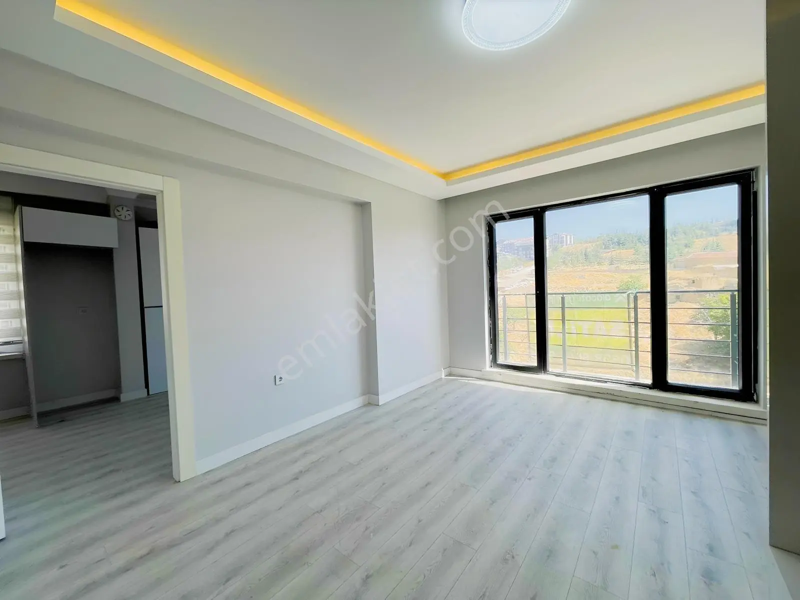 'Alaçatı'' Dan Kzılcaşar Da Kapalı Mutfaklı Satılık 3+1 Daire