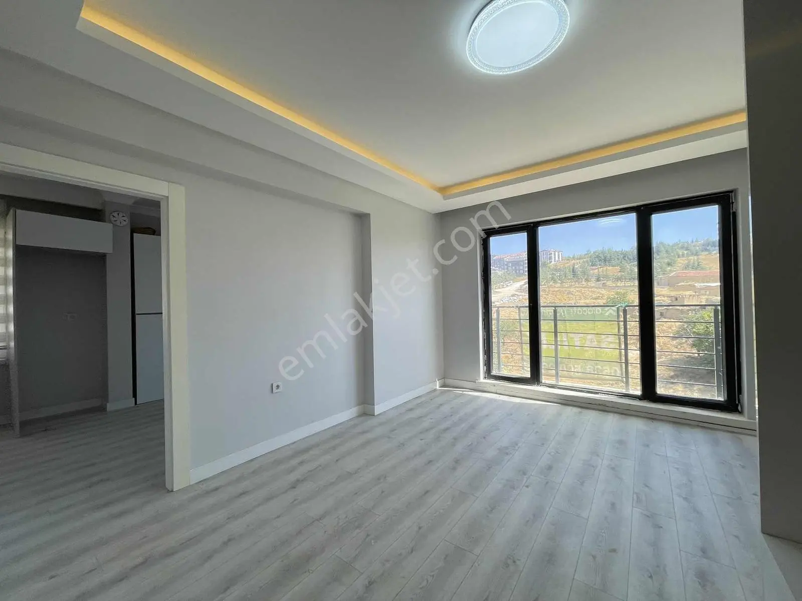 'alaçatı'' Dan Kzılcaşar Da Kapalı Mutfaklı Satılık 3+1 Daire — fotoğraf 2