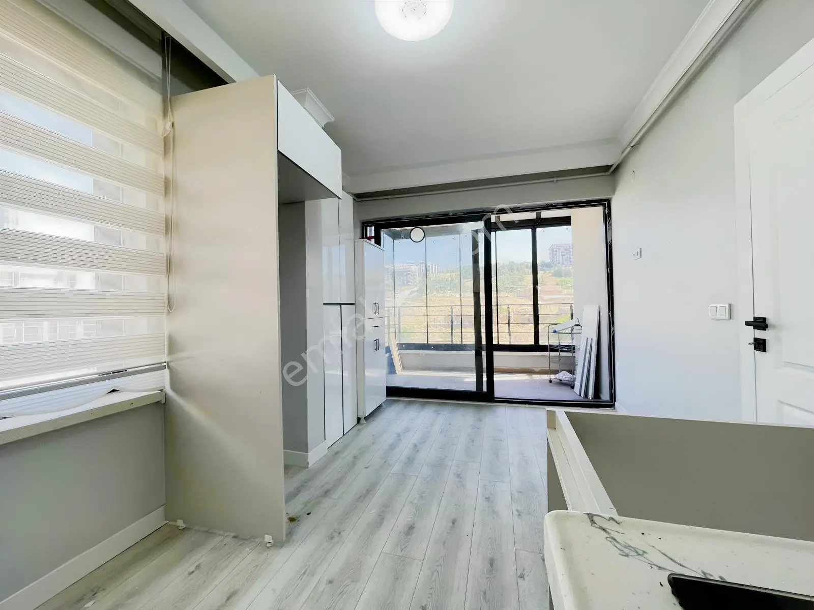 'alaçatı'' Dan Kzılcaşar Da Kapalı Mutfaklı Satılık 3+1 Daire — fotoğraf 11