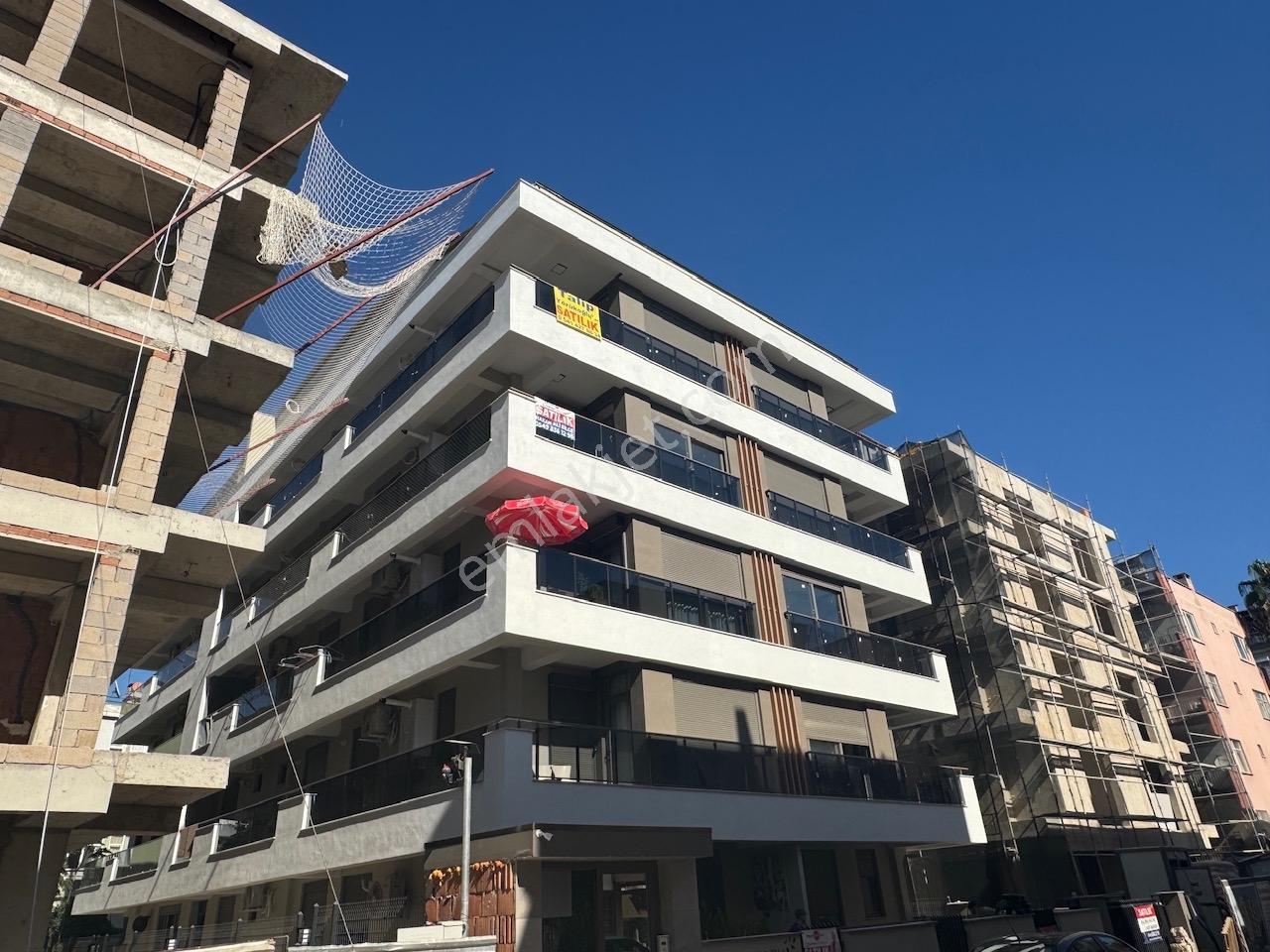 Işıklar Ana Caddeye Yakın Satılık 3+1 Daire — fotoğraf 2