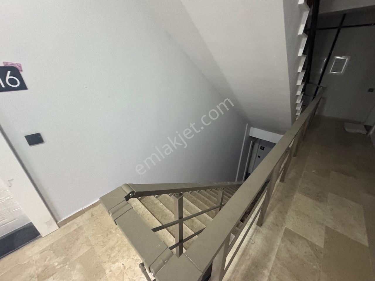 Işıklar Ana Caddeye Yakın Satılık 3+1 Daire — fotoğraf 9