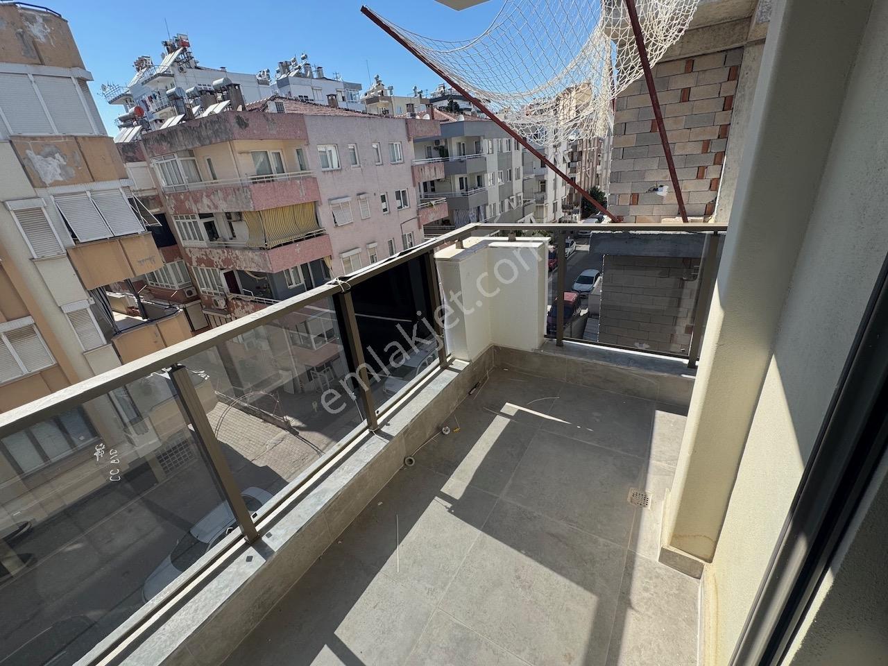 Işıklar Ana Caddeye Yakın Satılık 3+1 Daire — fotoğraf 15