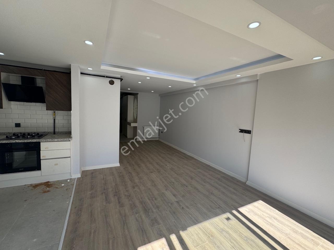 Işıklar Ana Caddeye Yakın Satılık 3+1 Daire — fotoğraf 16