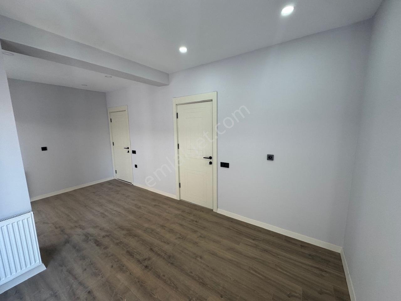 Işıklar Ana Caddeye Yakın Satılık 3+1 Daire — fotoğraf 22