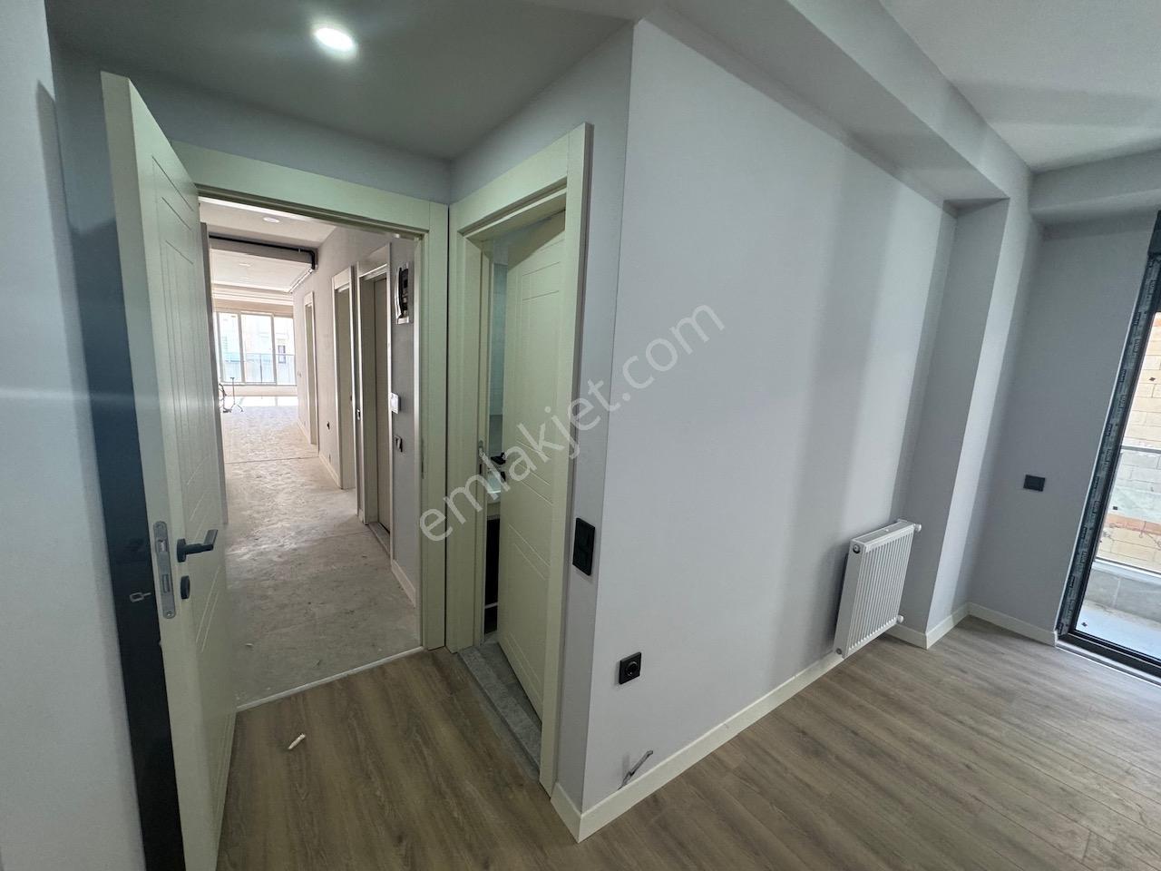 Işıklar Ana Caddeye Yakın Satılık 3+1 Daire — fotoğraf 29