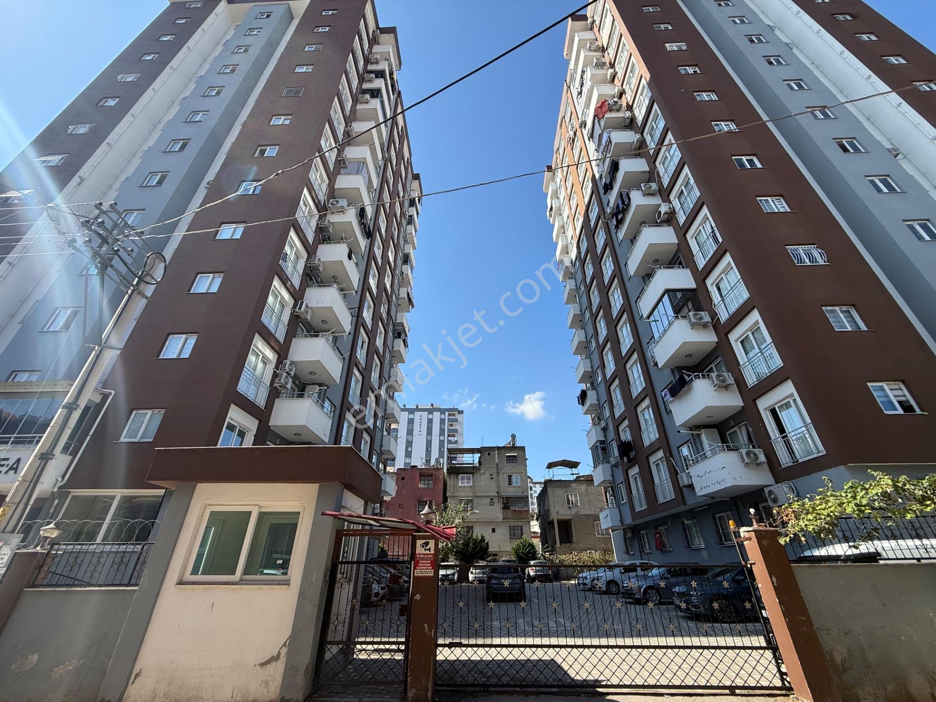 Tellidere Mahallesinde 8 Yaşında 3+1 Açık Mutfak Çift Banyo Doğalgazlı Cazip Fiy...