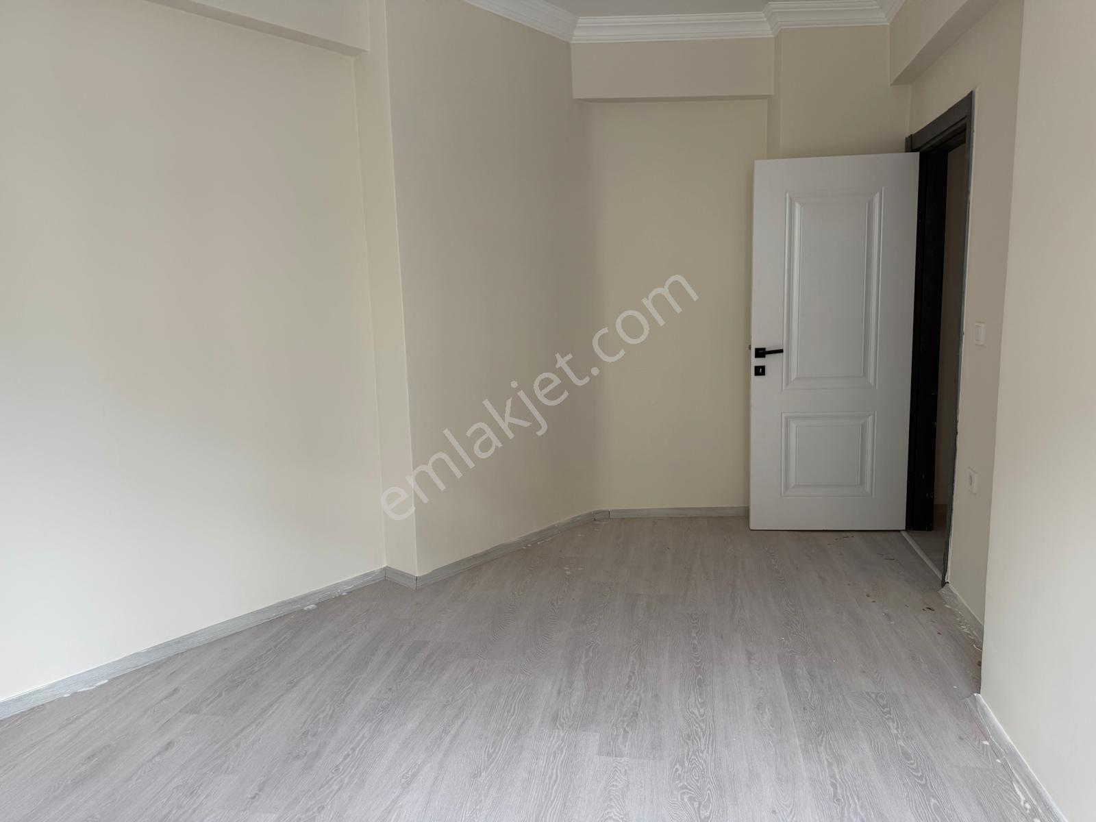 Niksar Prestij Grup Emlaktan Eski Hastane Bölgesinde Uygun Fiyata Satılılk 2+1 Daire — fotoğraf 5