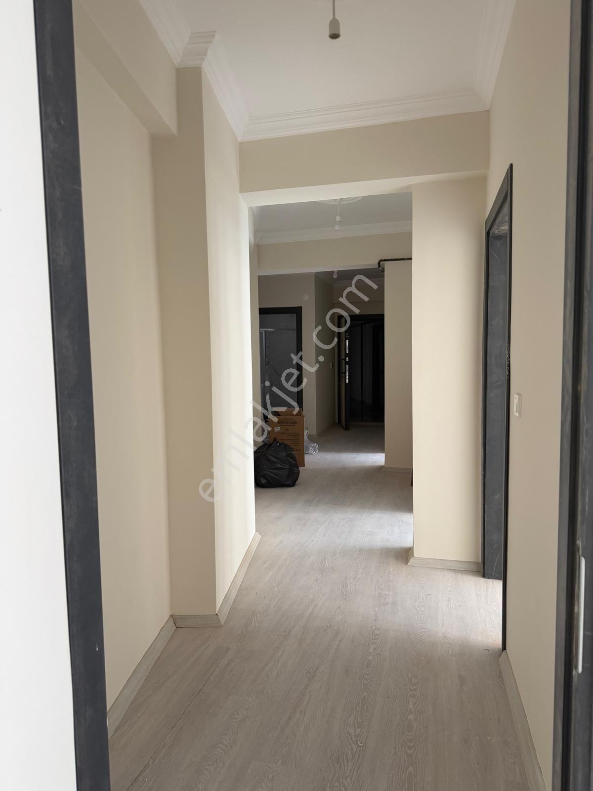 Niksar Prestij Grup Emlaktan Eski Hastane Bölgesinde Uygun Fiyata Satılılk 2+1 Daire — fotoğraf 8