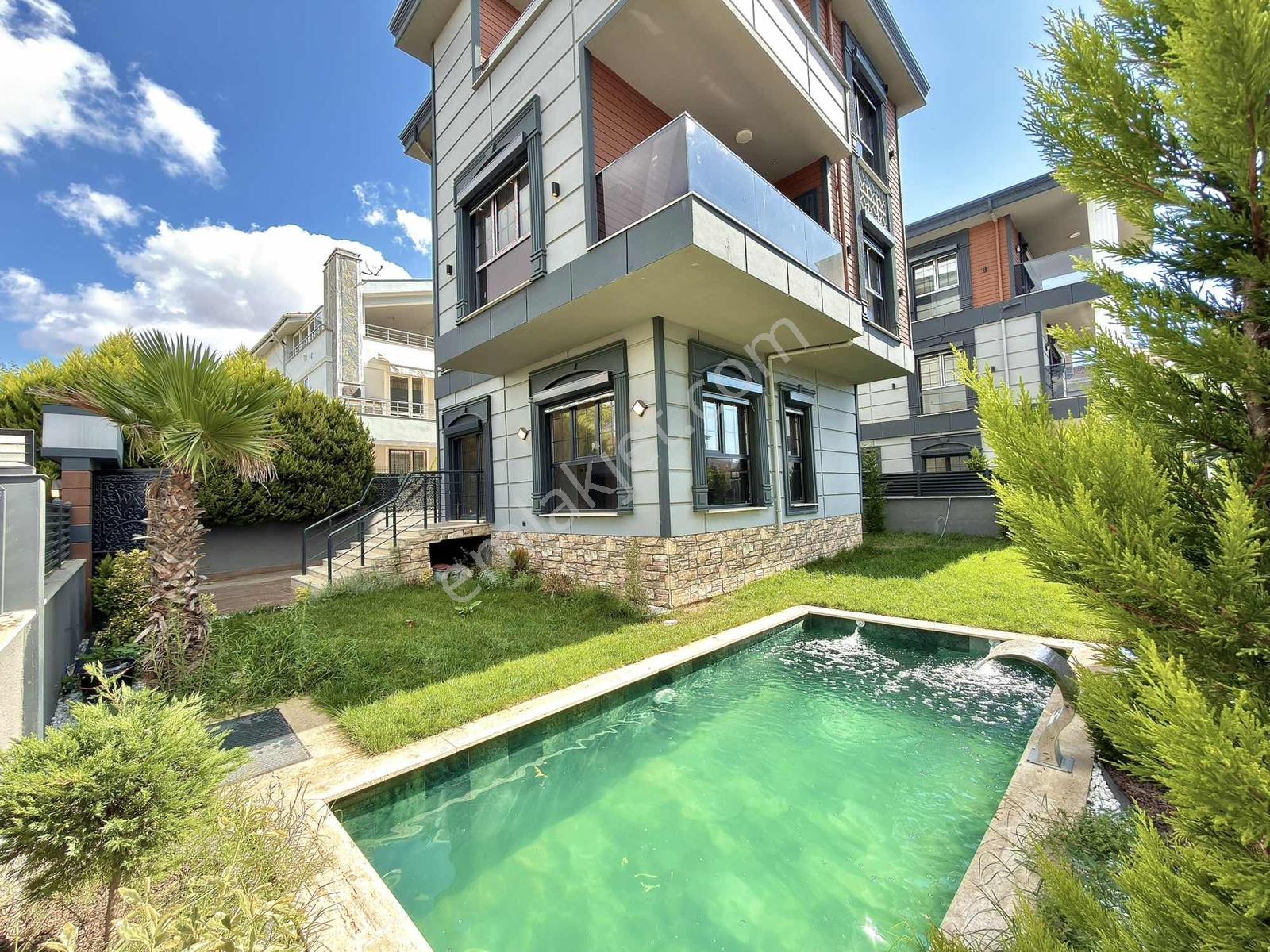 Kartallar'Dan Deniz Tarafı Havuzlu Müstakil Villa. Fiyat Düştü!!