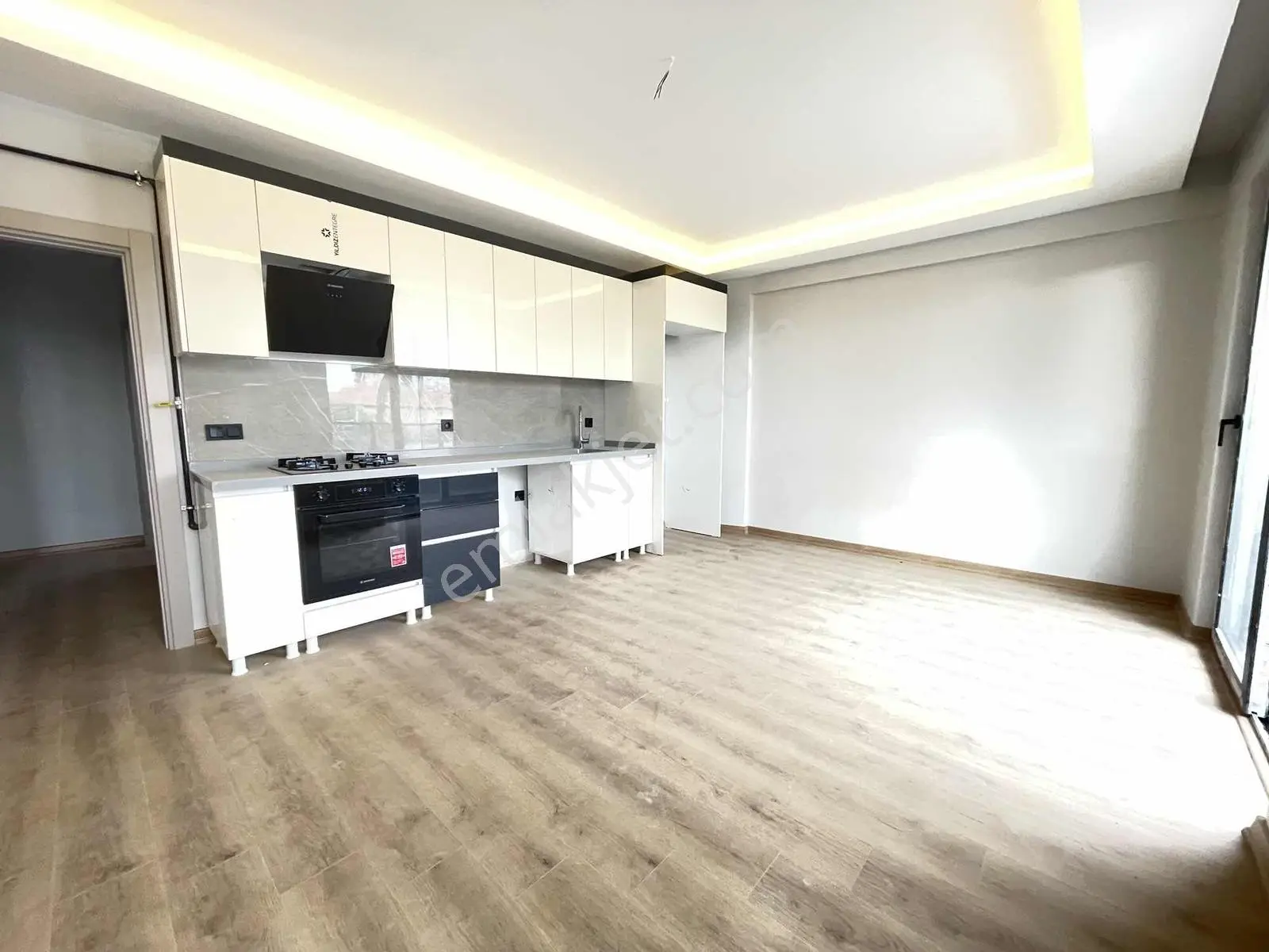 ''alaçatı'' Dan Taşpınar Da Caddeye Yakın Satılık 2+1 Daire — fotoğraf 3