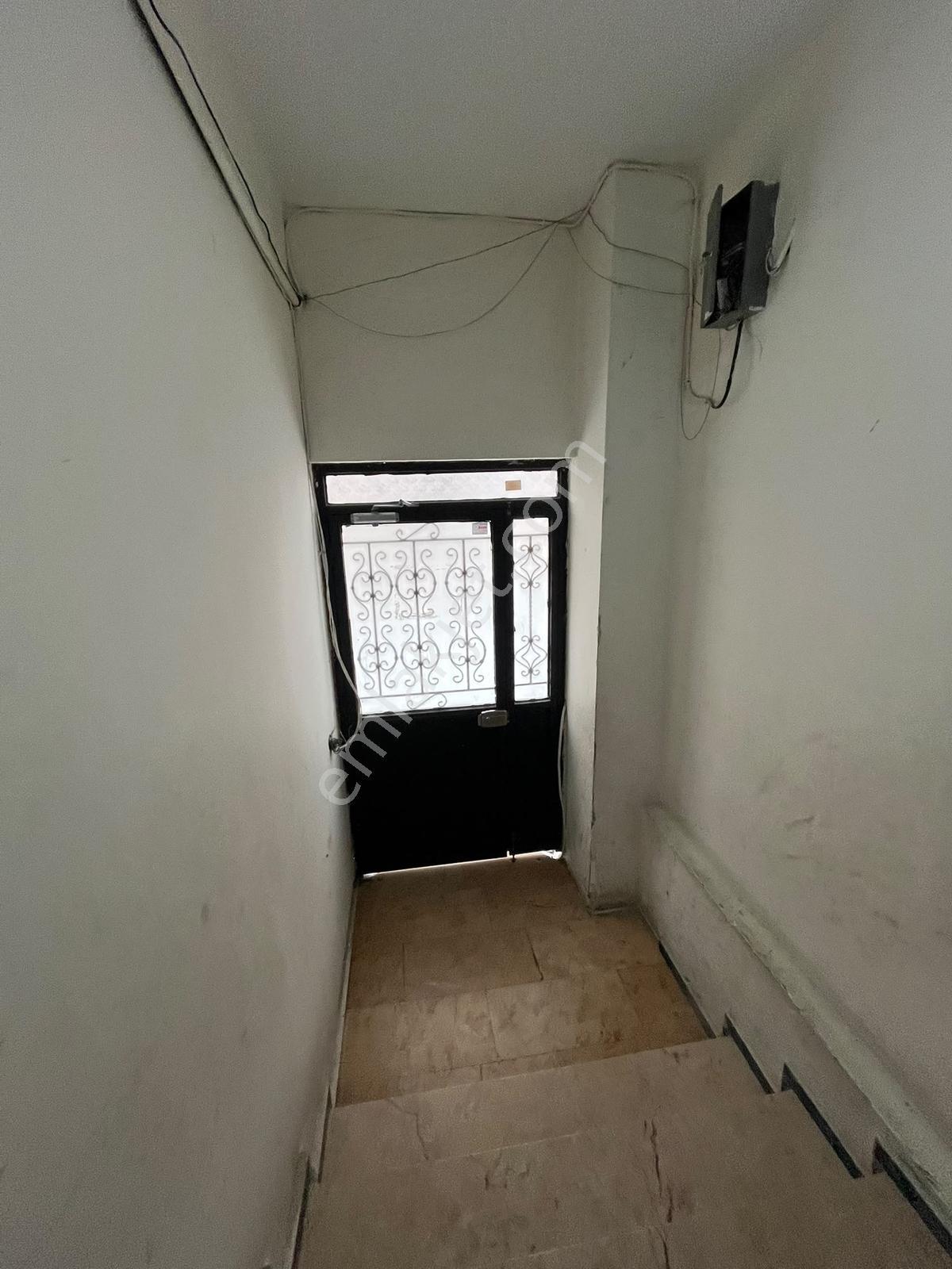 Talatpaşa'da Balkonlu Geniş Kullanışlı Fırsat 2+1 Daire — fotoğraf 36