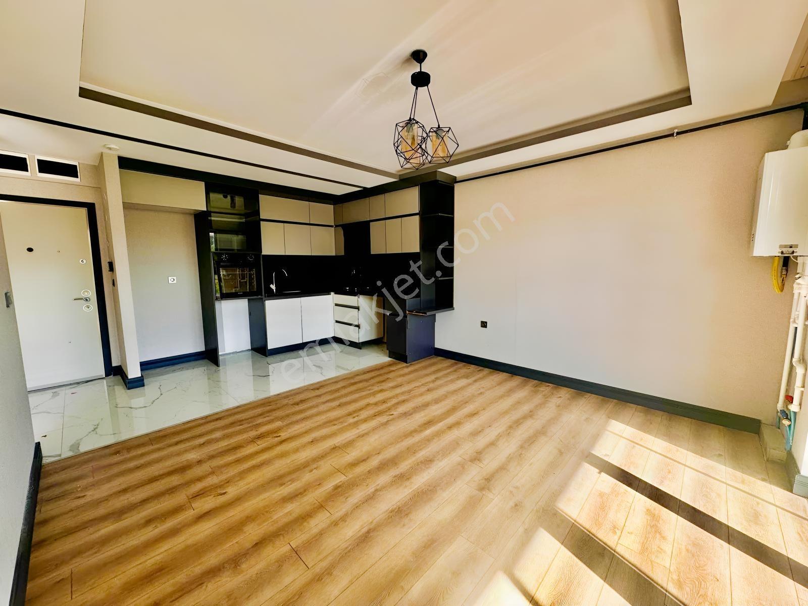 Alaçatıdan Bölgenin İncisi Arakatta Cam Balkonlu Full Lüks 1+1 — fotoğraf 11