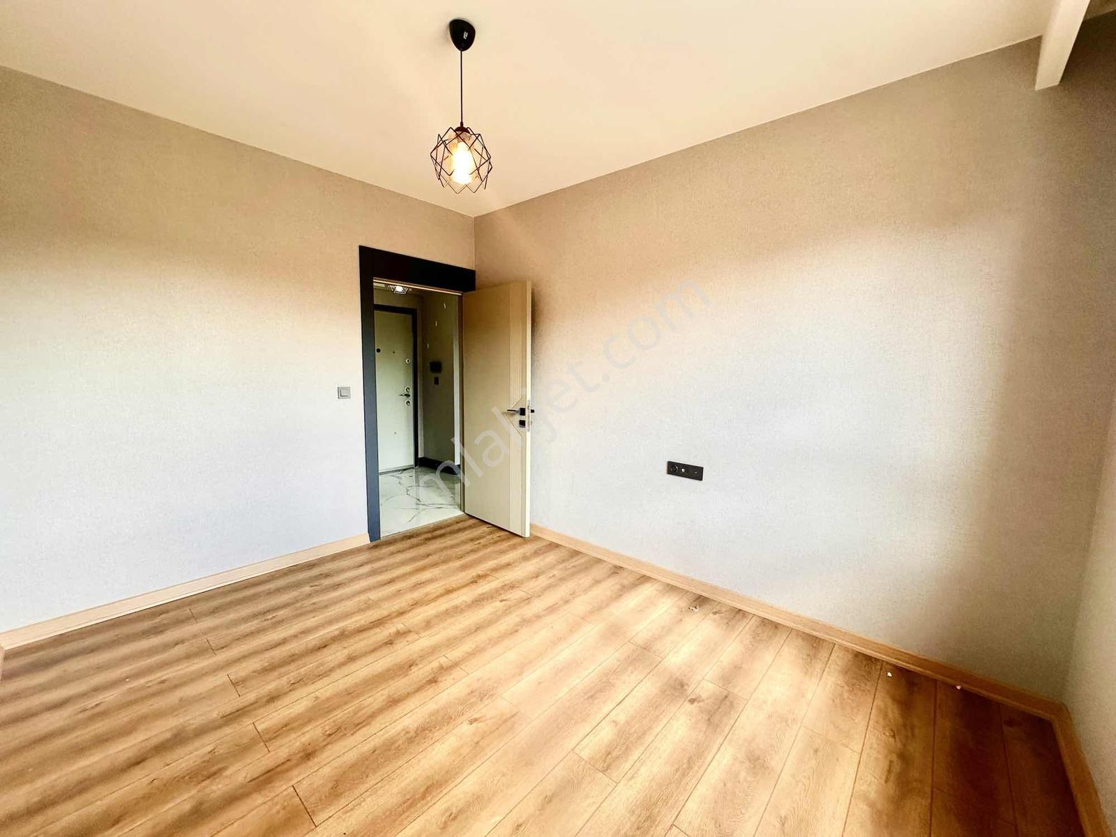Alaçatıdan Bölgenin İncisi Arakatta Cam Balkonlu Full Lüks 1+1 — fotoğraf 19