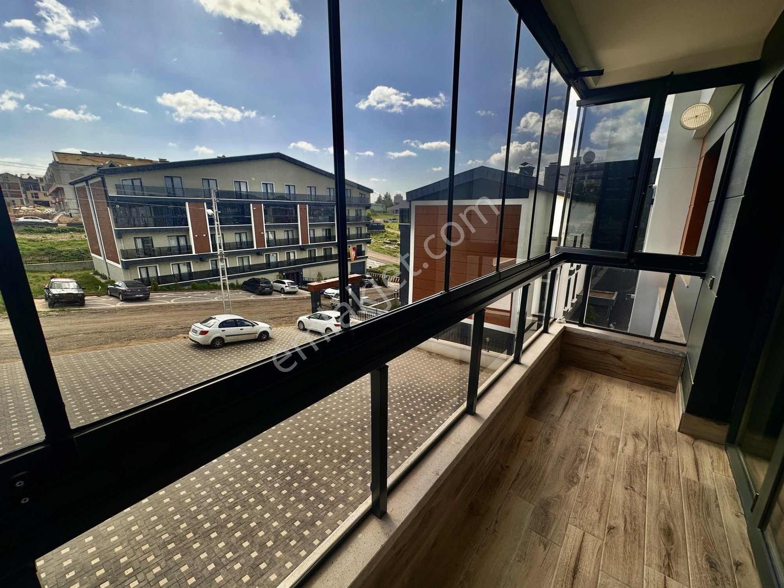 Alaçatıdan Bölgenin İncisi Arakatta Cam Balkonlu Full Lüks 1+1 — fotoğraf 25