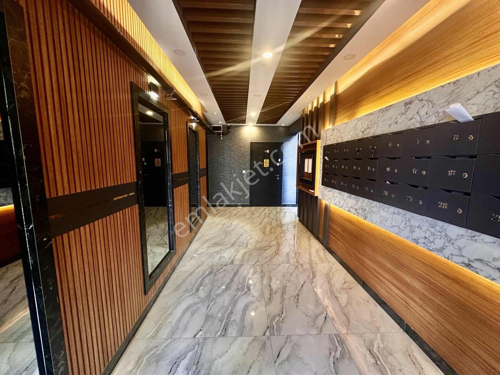 Alaçatıdan Bölgenin İncisi Arakatta Cam Balkonlu Full Lüks 1+1 — fotoğraf 33