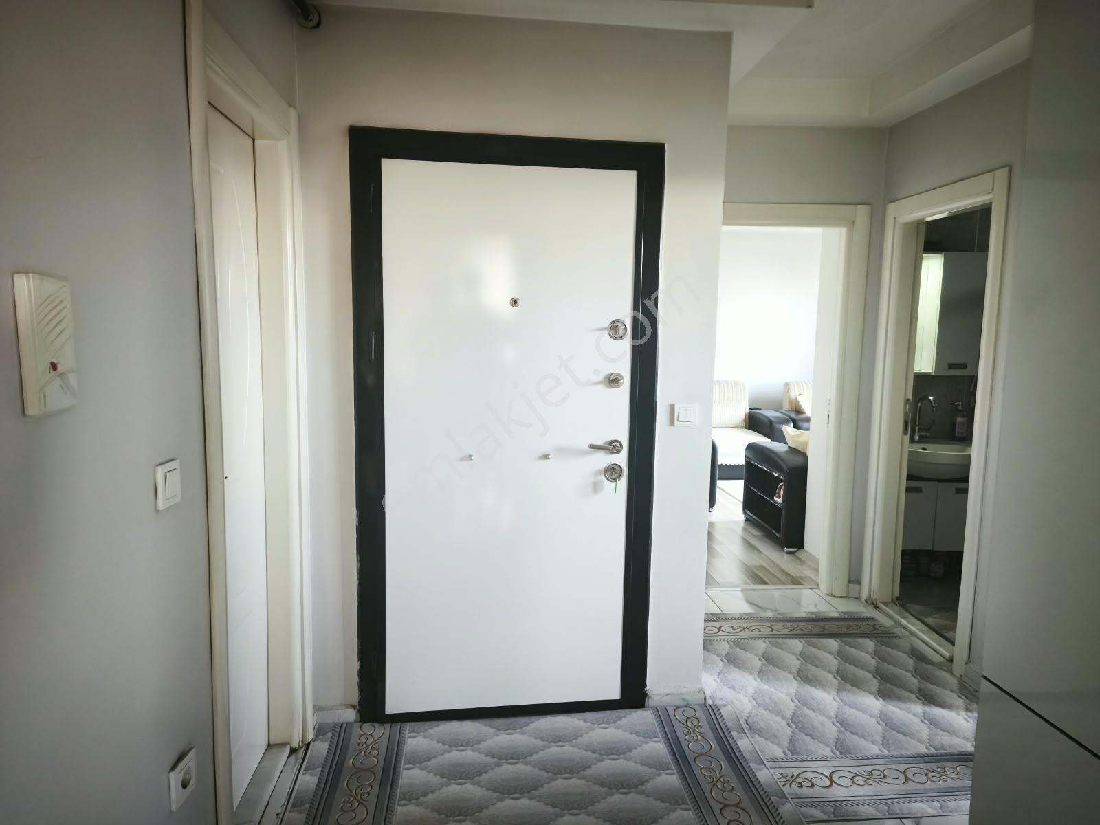 Fatihte Satılık 2+0 Ara Kat — fotoğraf 3