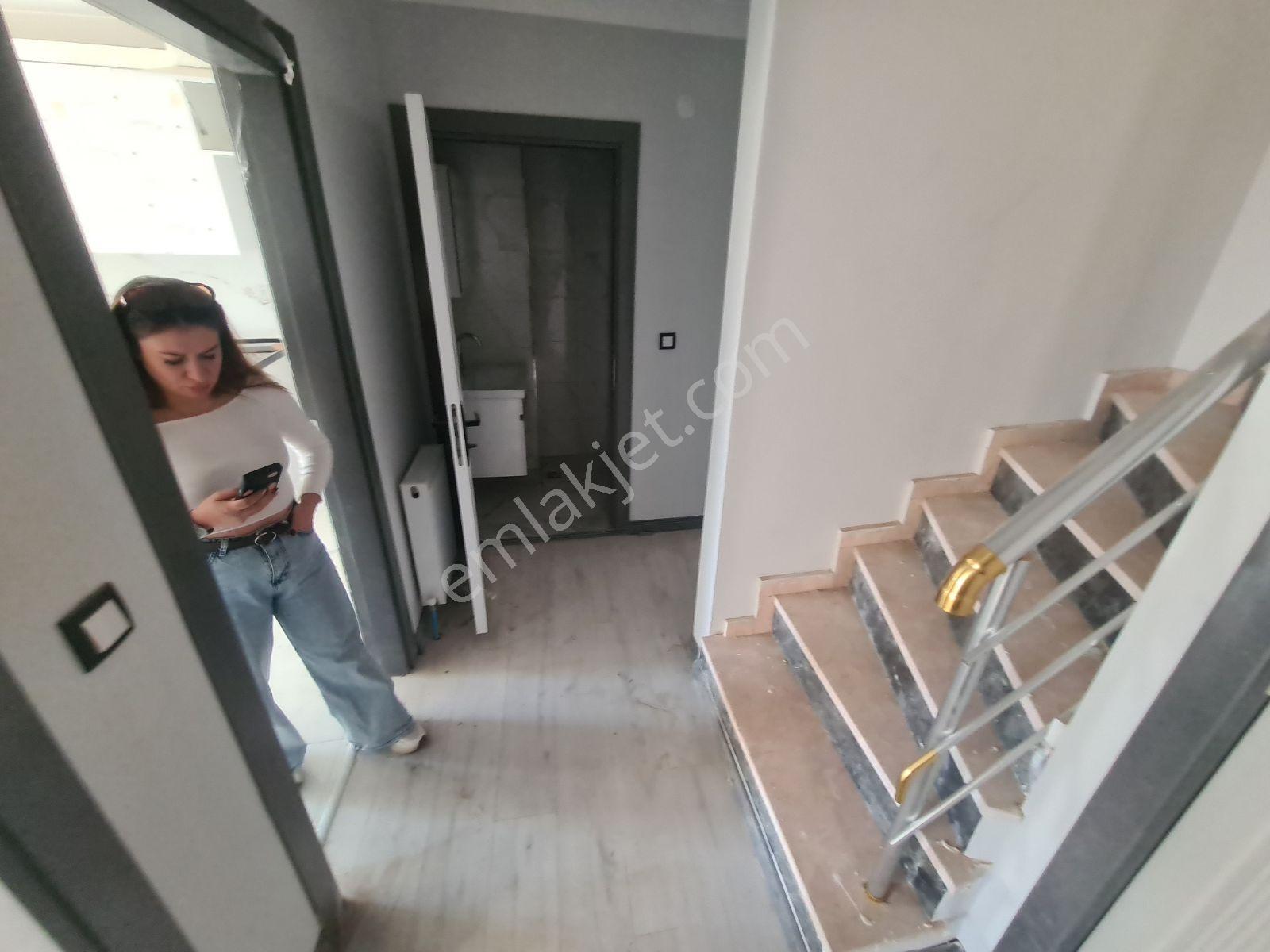Wera Dan Özgürlük Mah Satlık 3+1 Üst Dubleks — fotoğraf 4