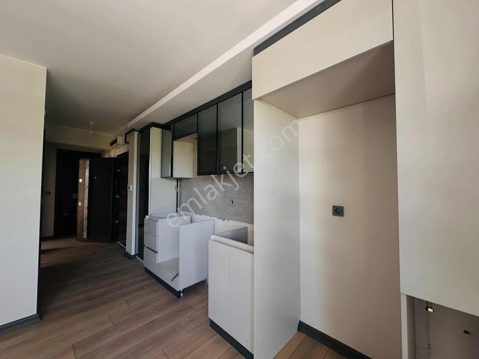 Alaçatıdan Taşpınarda Sıfır Binada Kaliteli İşçilik 2+1 — fotoğraf 6
