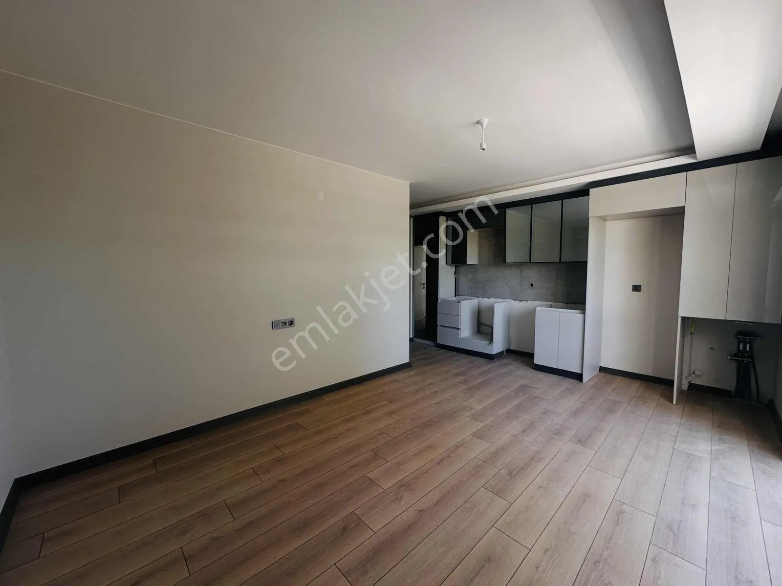 Alaçatıdan Taşpınarda Sıfır Binada Kaliteli İşçilik 2+1 — fotoğraf 11