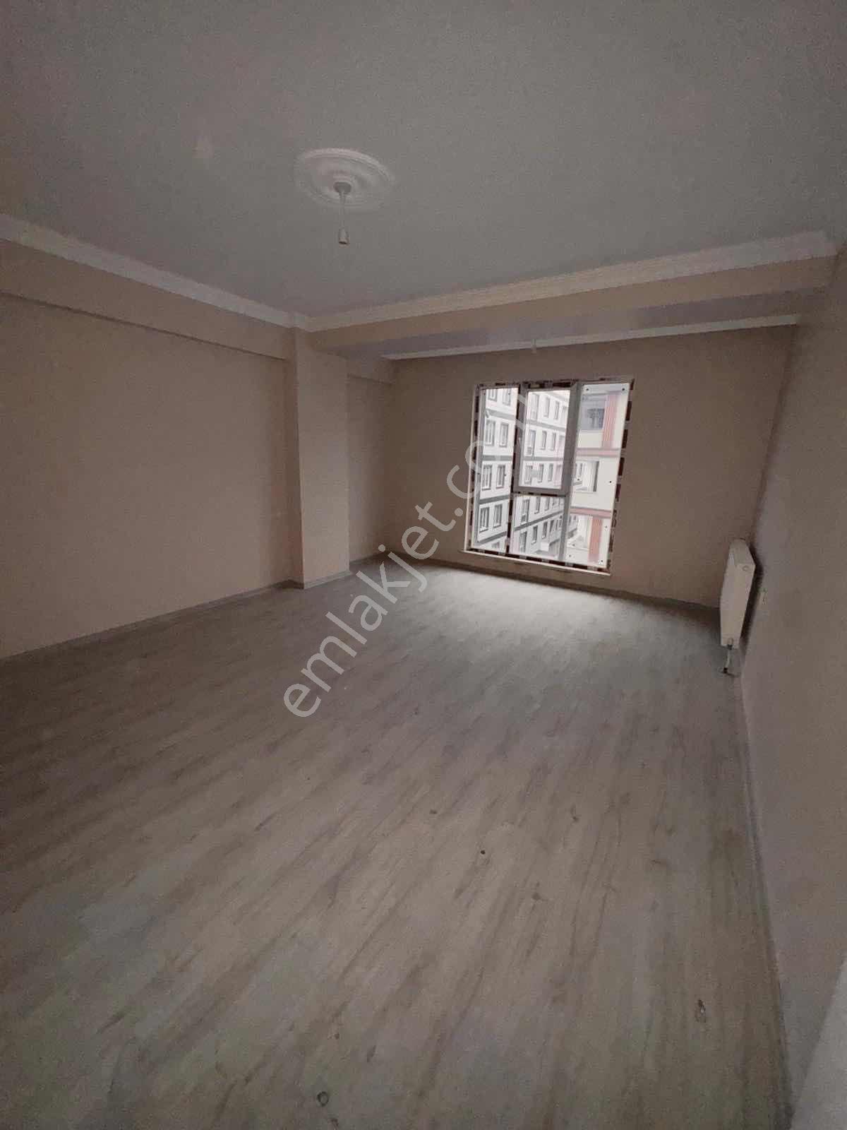 Çerkezköy Kızılpınarda Merkezi Konumda Satılık 2+1 Daire