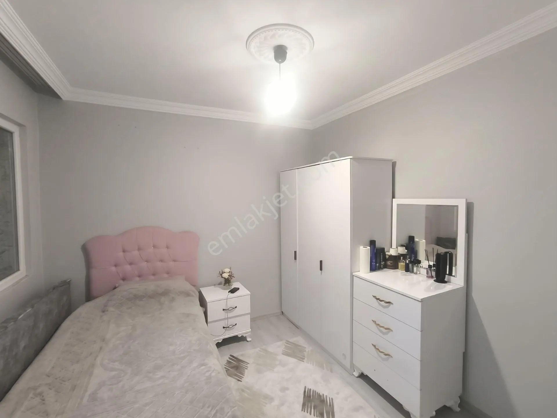 Adıyaman Yeşilyurtta Malatya Caddesi Üzeri Satılık 3+1 Daire — fotoğraf 2