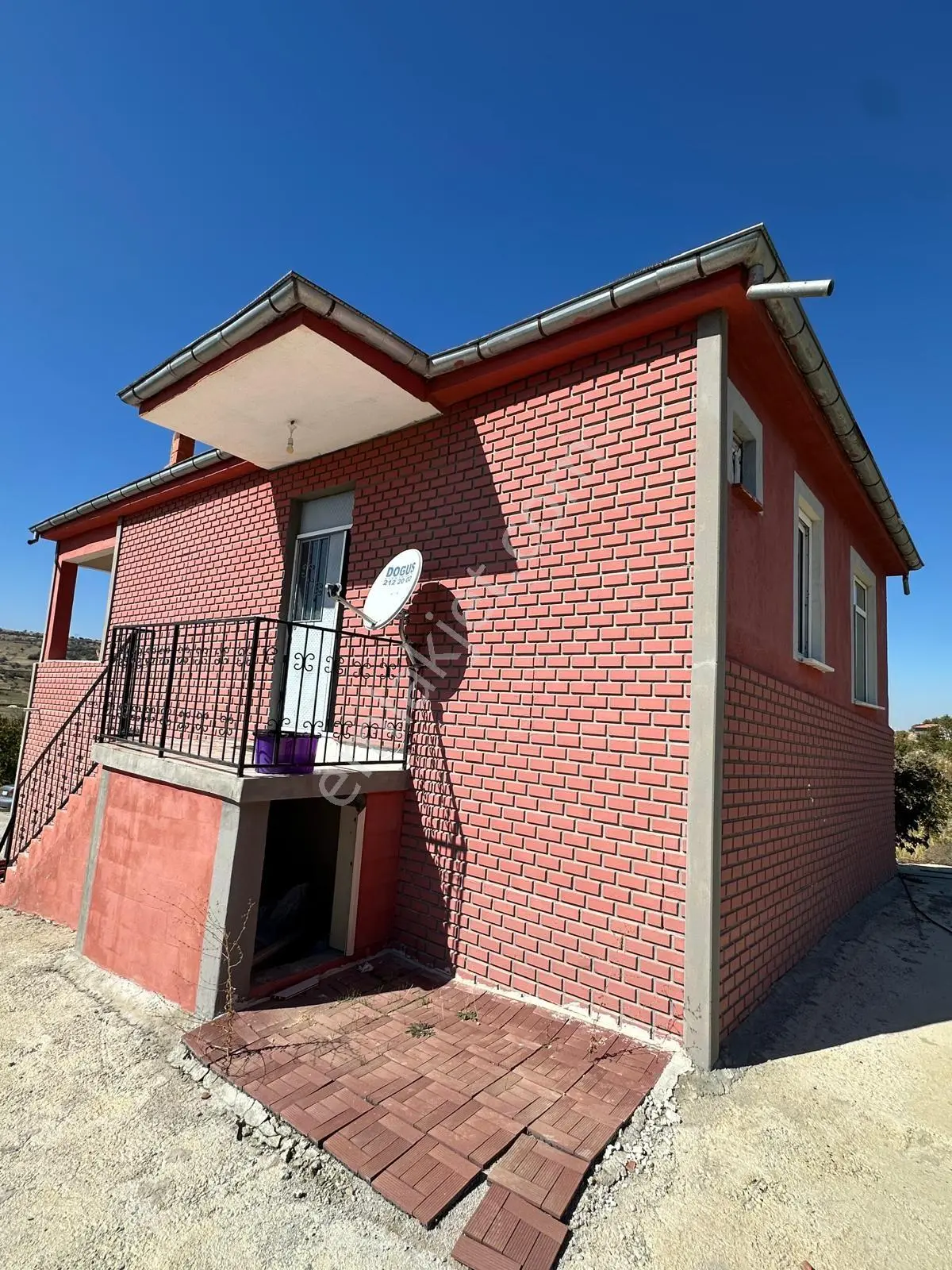 Morcalı Köyü’nde İçerisin'de Evi 2+1 Evi 6.400 M² Bahçe İçerisinde Doğayla İç İçe Huzurlu Bir Yaşam! — fotoğraf 2