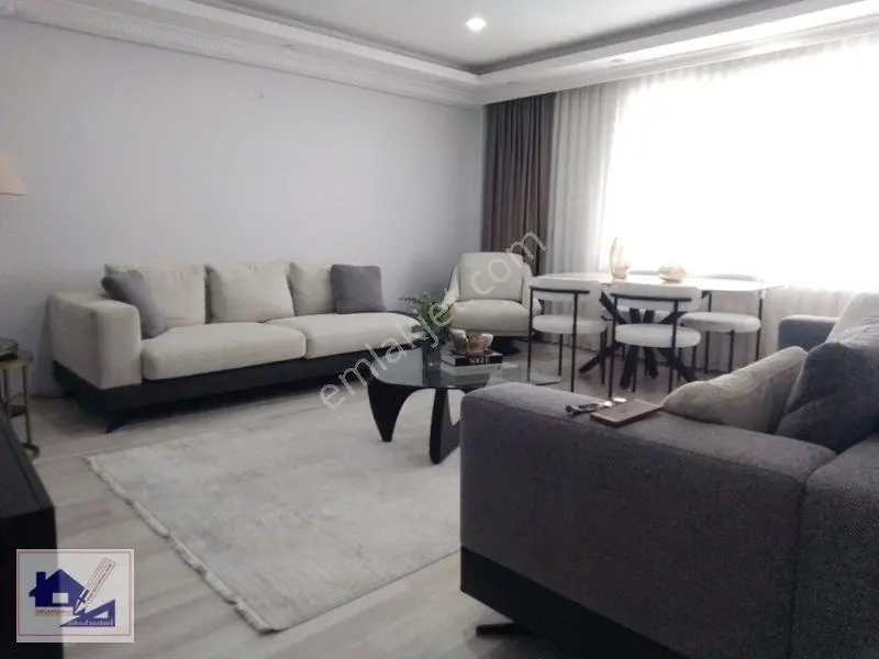 Küçükköy Meydanında Satılık Daire