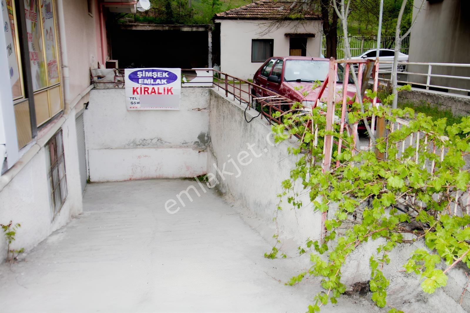 Şimşek Emlak'Tan Subayevleri Cadde Üzeri 3+1 Daire + 300M2 Depo