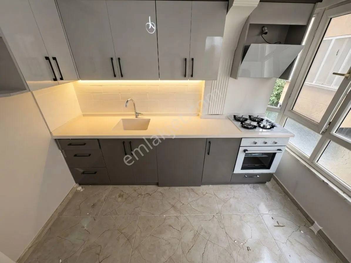 Aktiften Akçay Merkez'de Satılık Full Yapılı 3+1 Çift Balkonlu Arakat Daire — fotoğraf 4