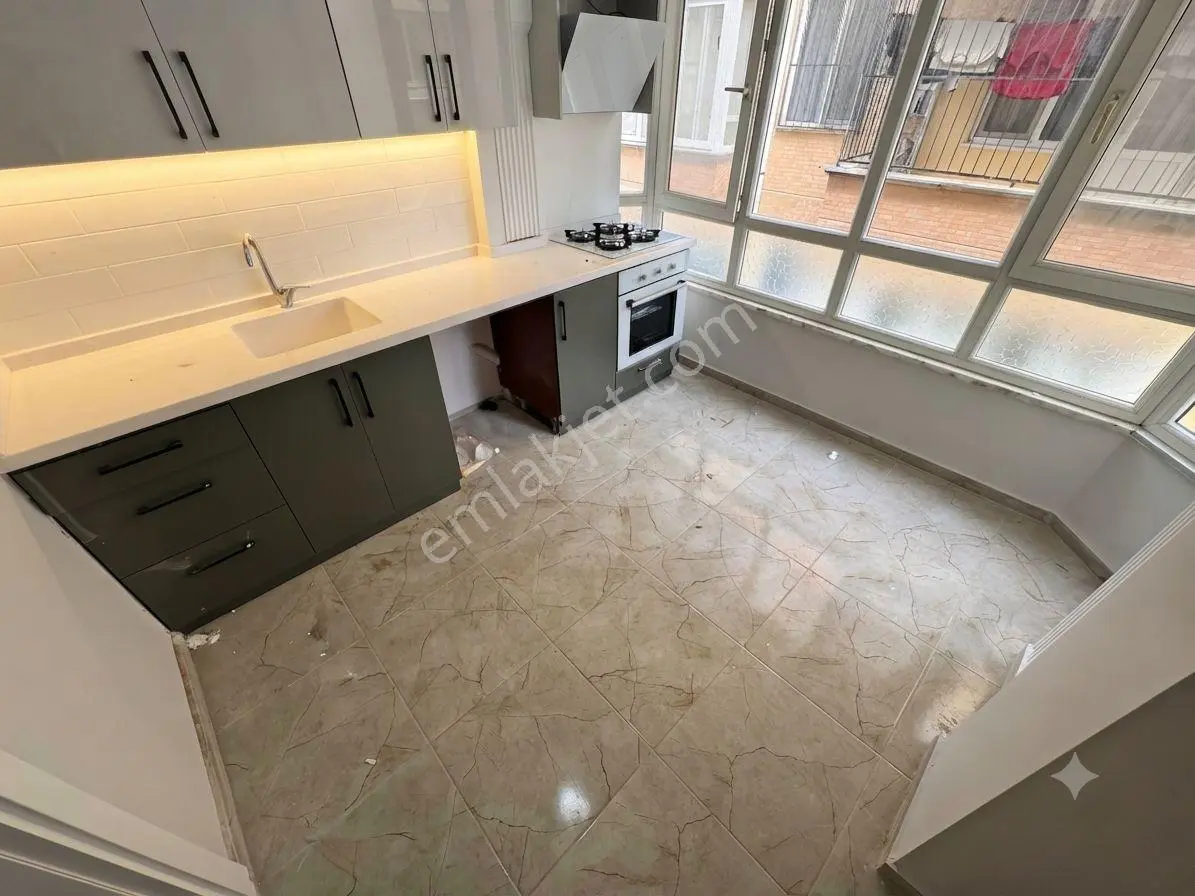 Aktiften Akçay Merkez'de Satılık Full Yapılı 3+1 Çift Balkonlu Arakat Daire — fotoğraf 7