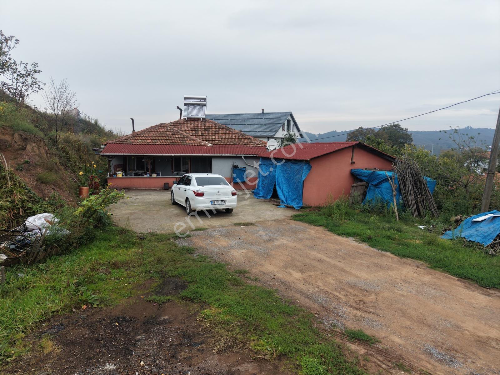 Emlak Evim - Dereköy De 2.187 M2 Arsa İçinde Müstakil Ev — fotoğraf 9
