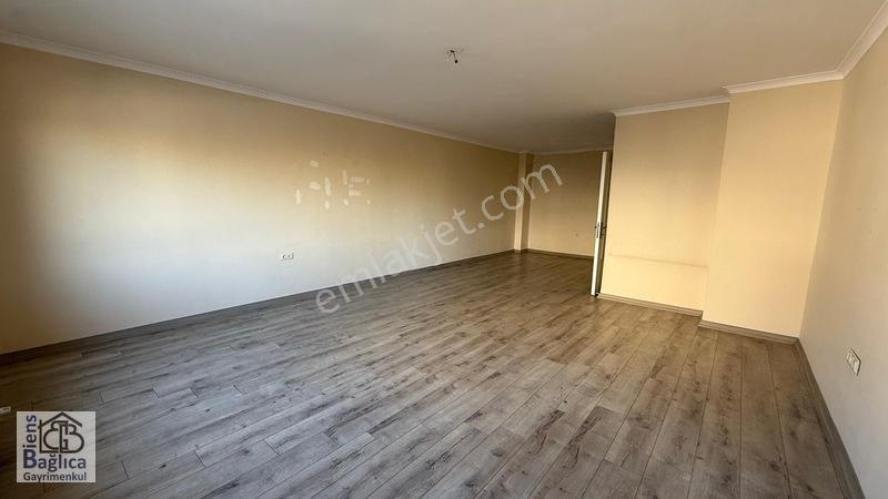 Bağlıcanın En Büyük Peyzajlı Sitesinde 3+1 Canlı Güvenlikli — fotoğraf 7