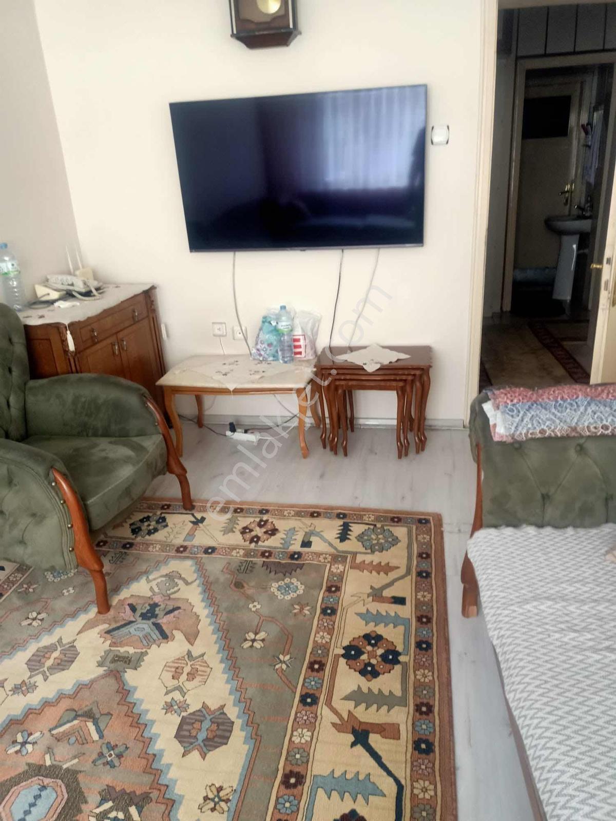 Tramvaya Yürüme Mesafesinde Arakat 3+1 Daire — fotoğraf 9