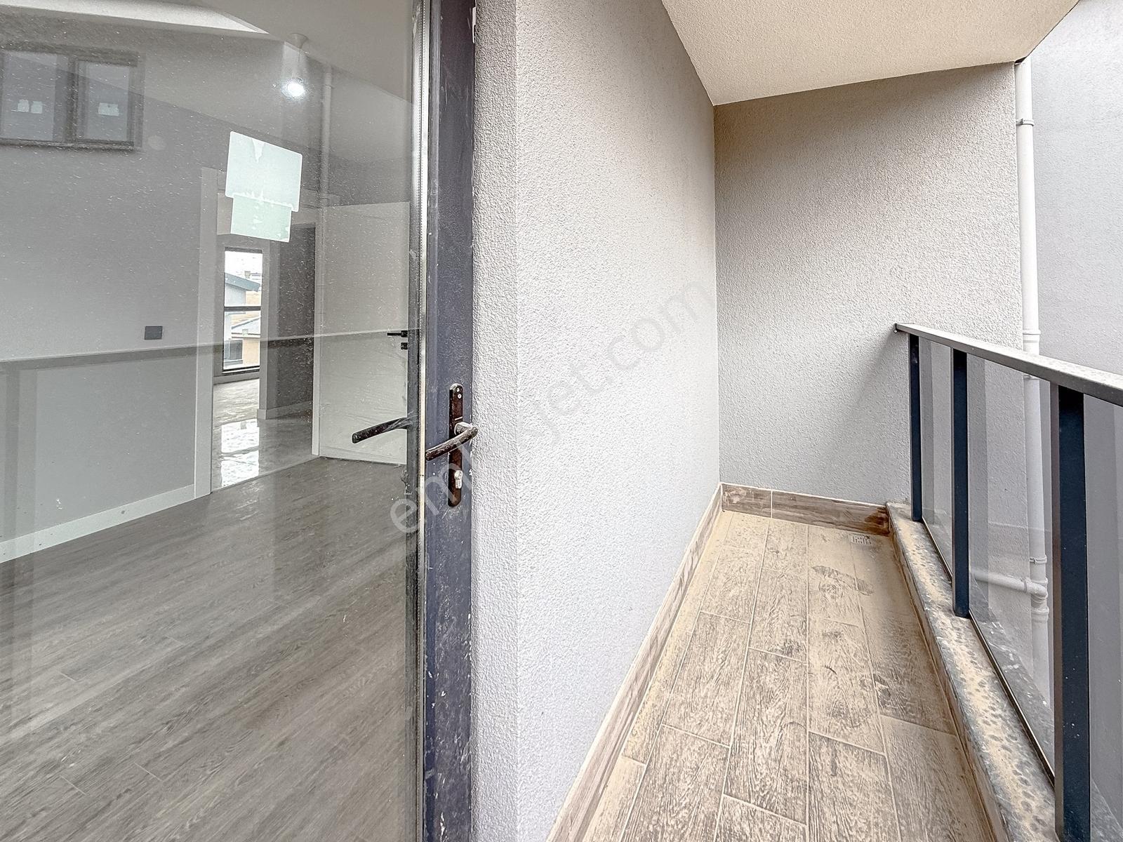 Kızılcaşar Sıfır 4+1 En Üst Kat Yerden Isıtmalı Otoparklı Daire — fotoğraf 13