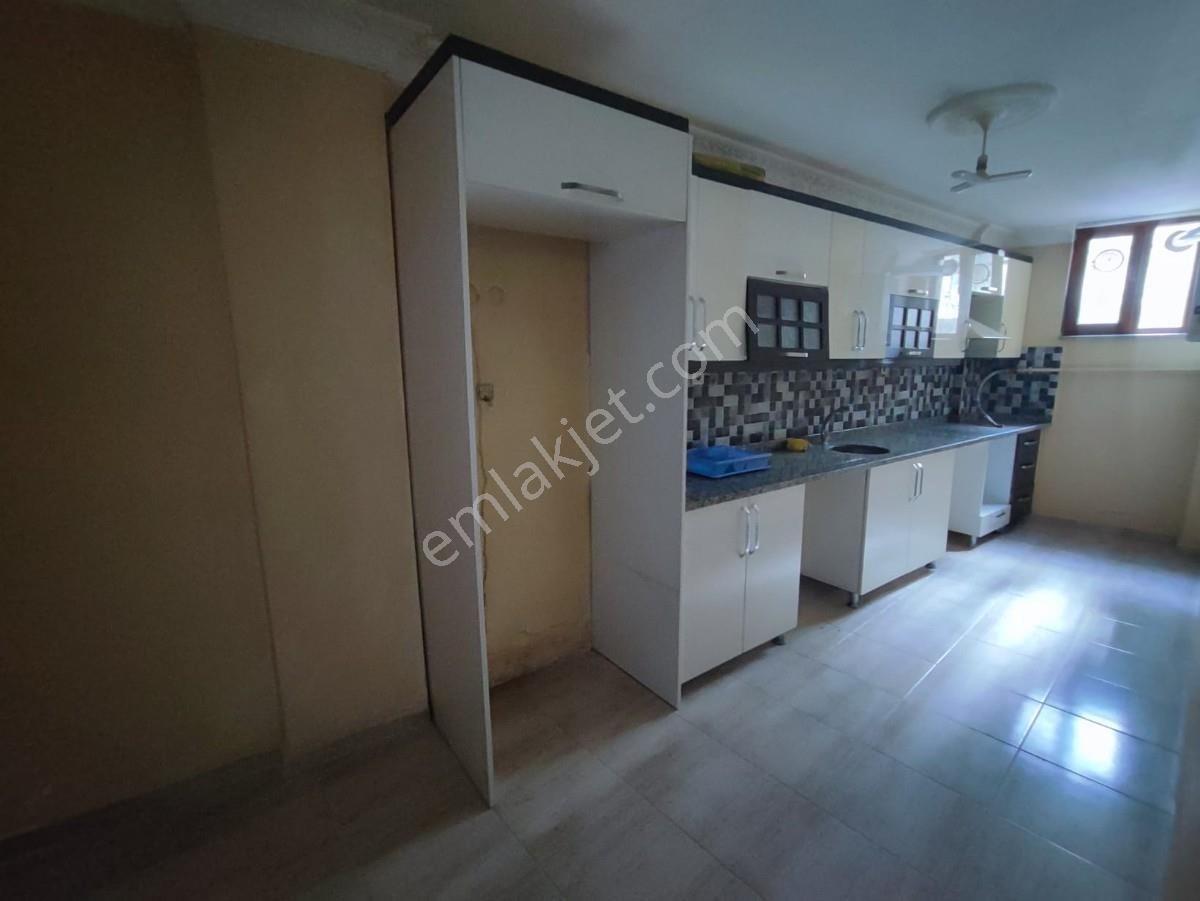 Halkalı Yenidoğan Kasımpatı Sokak 2+1 Bodrum Satılık Daire — fotoğraf 4