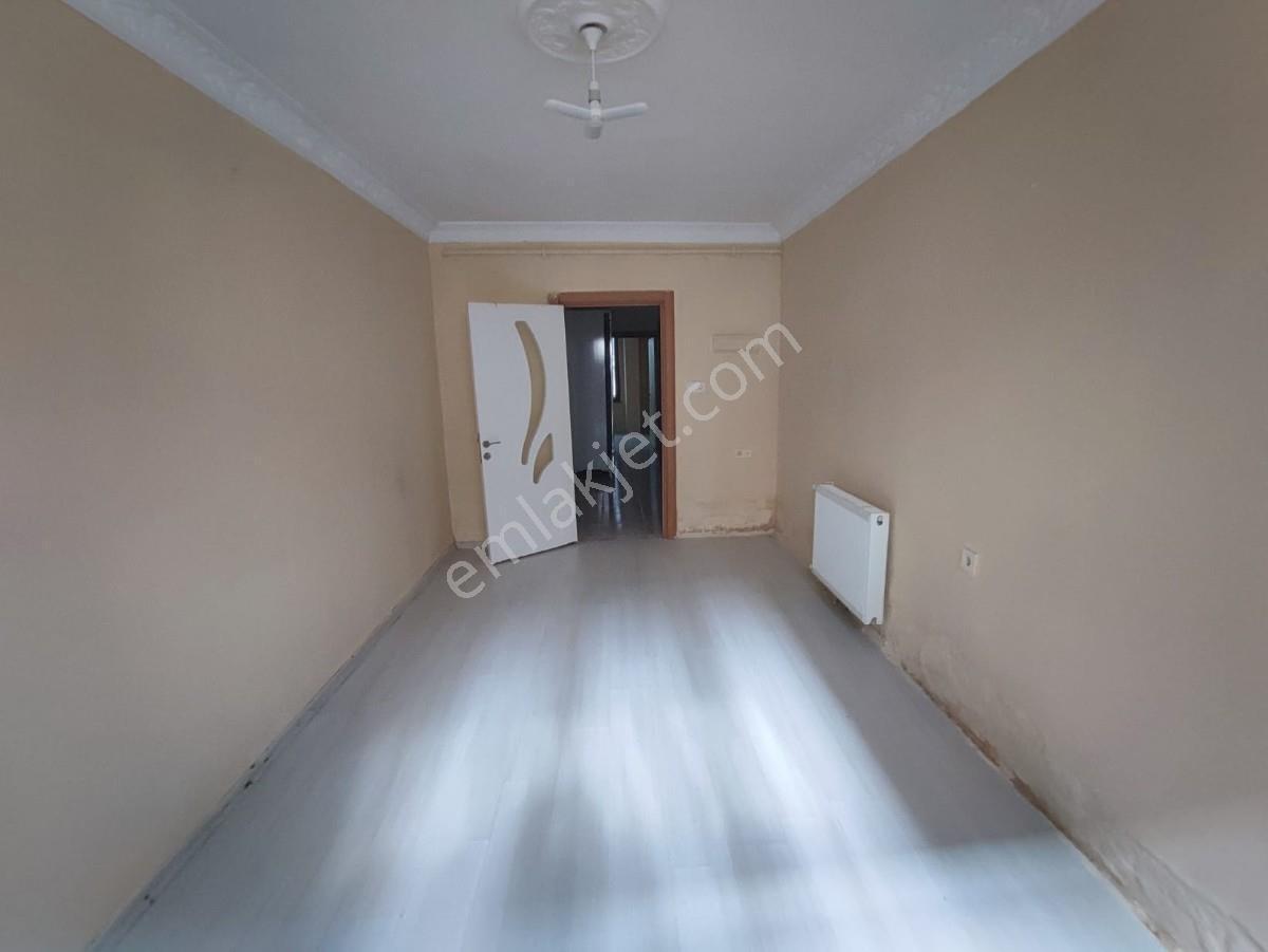 Halkalı Yenidoğan Kasımpatı Sokak 2+1 Bodrum Satılık Daire — fotoğraf 9