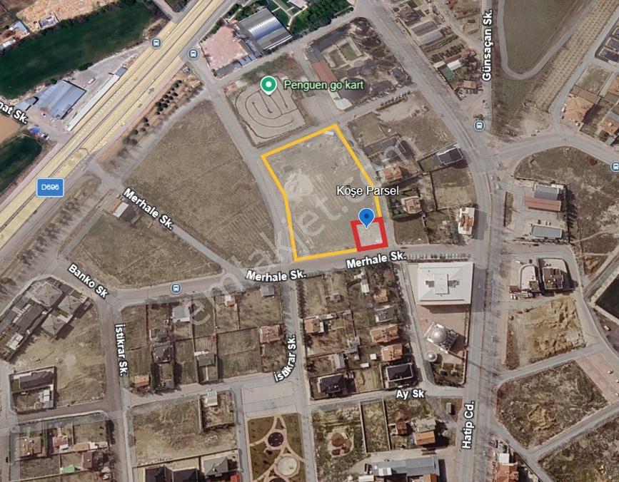 Karahüyükte Çevre Yoluna 300 Metre 636 M² Villalık Köşe Parsel